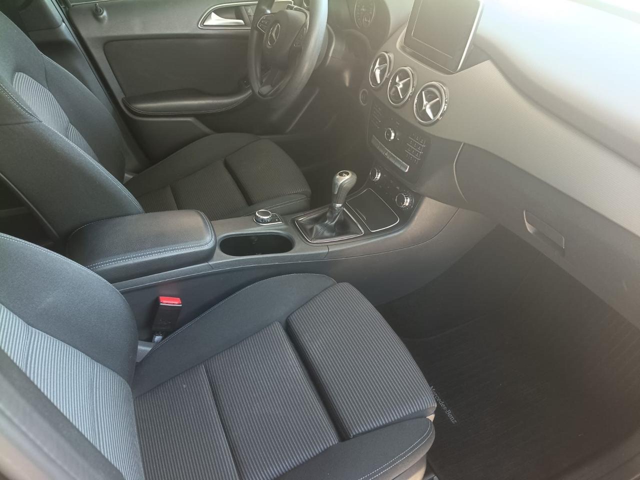 Mercedes-benz B 180 d Premium
