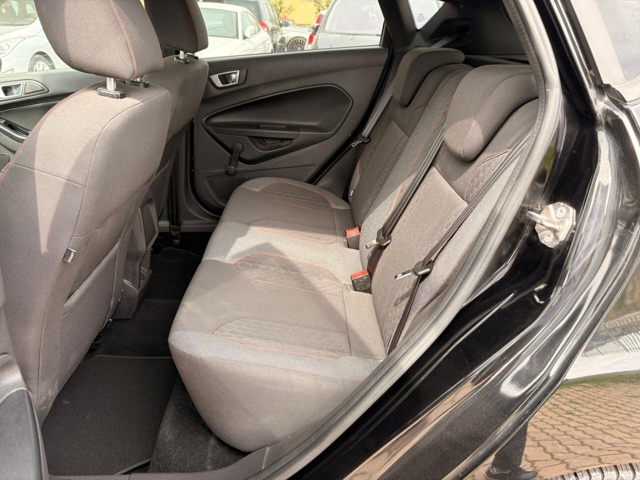 Ford Fiesta 1.5 TDCi 75CV 5 porte ST-Line