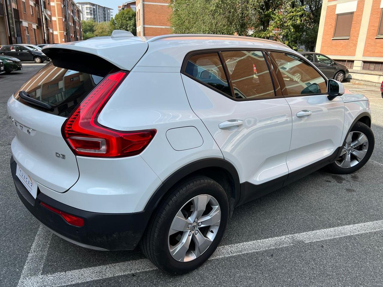 Volvo XC40 Business Plus D3 #12032