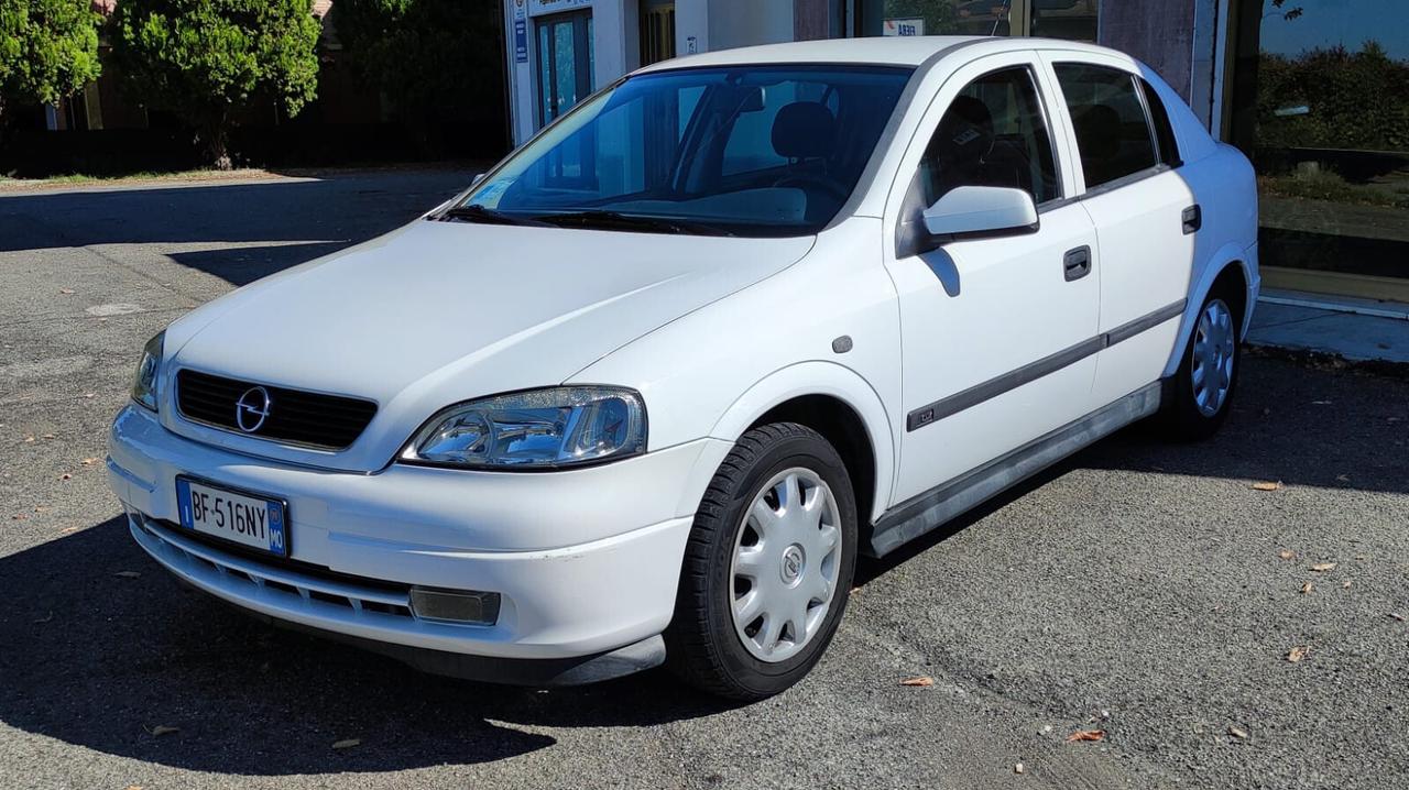 Opel Astra 1.4i 16V cat 5 porte Club