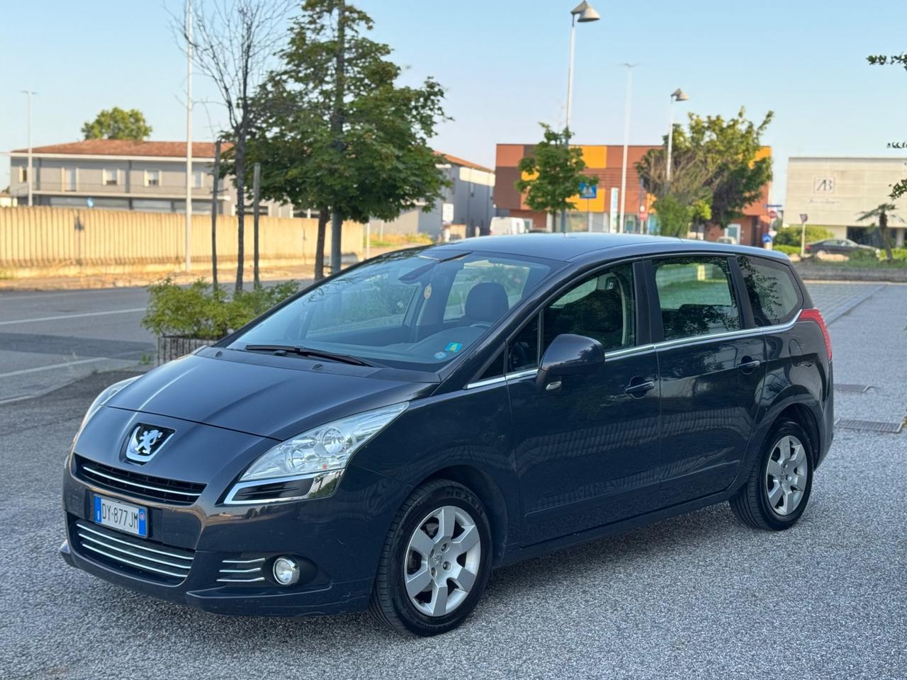 Peugeot 5008 1.6 HDi 110CV Automatico 7Posti