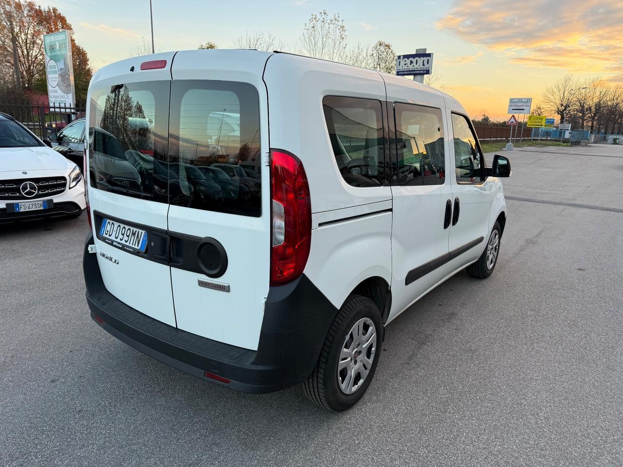 Fiat Doblo Combi N1 Autocarro 5 POSTI