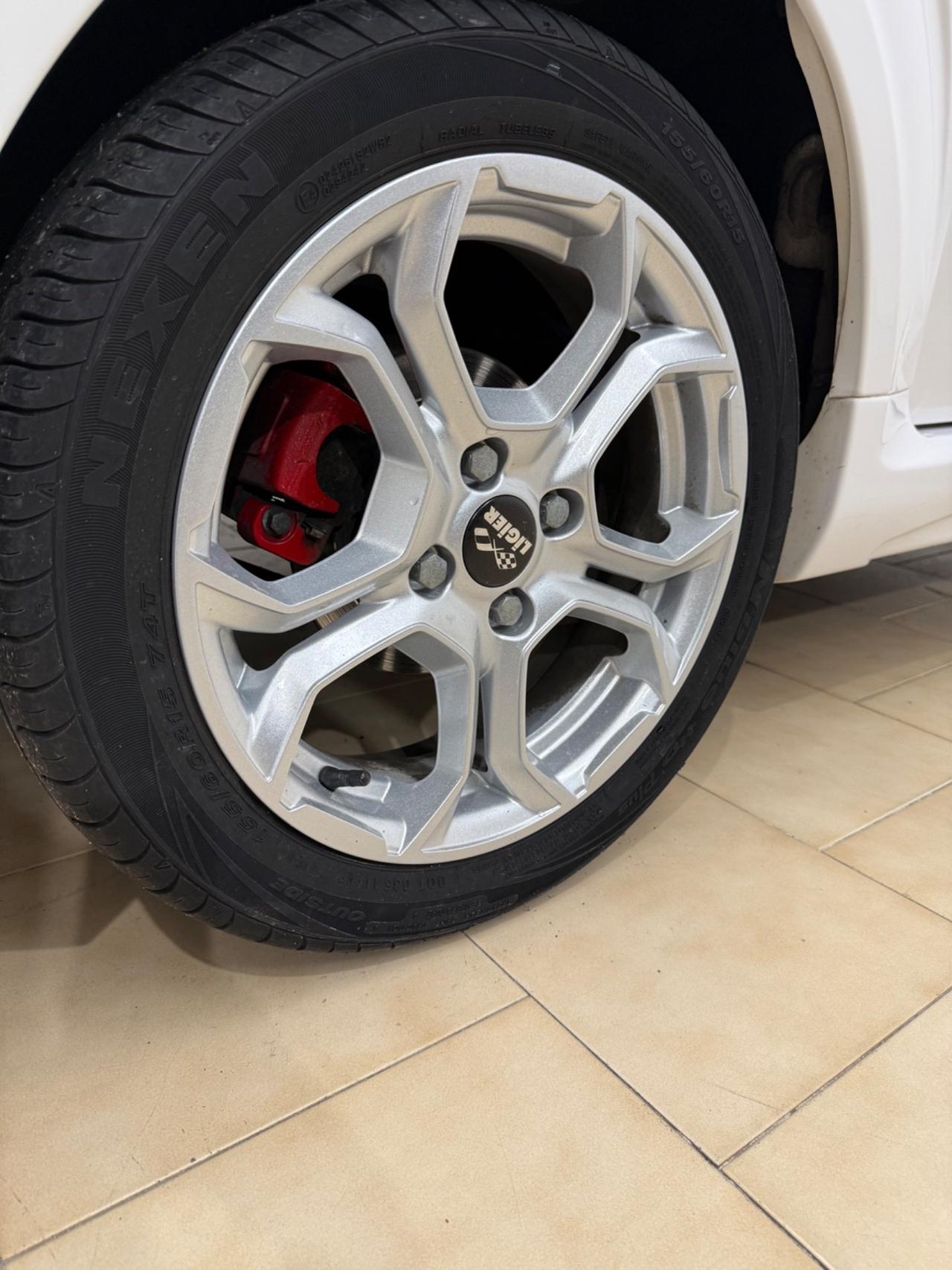 Ligier JS JS50 DCI Revolution Elegance Ice