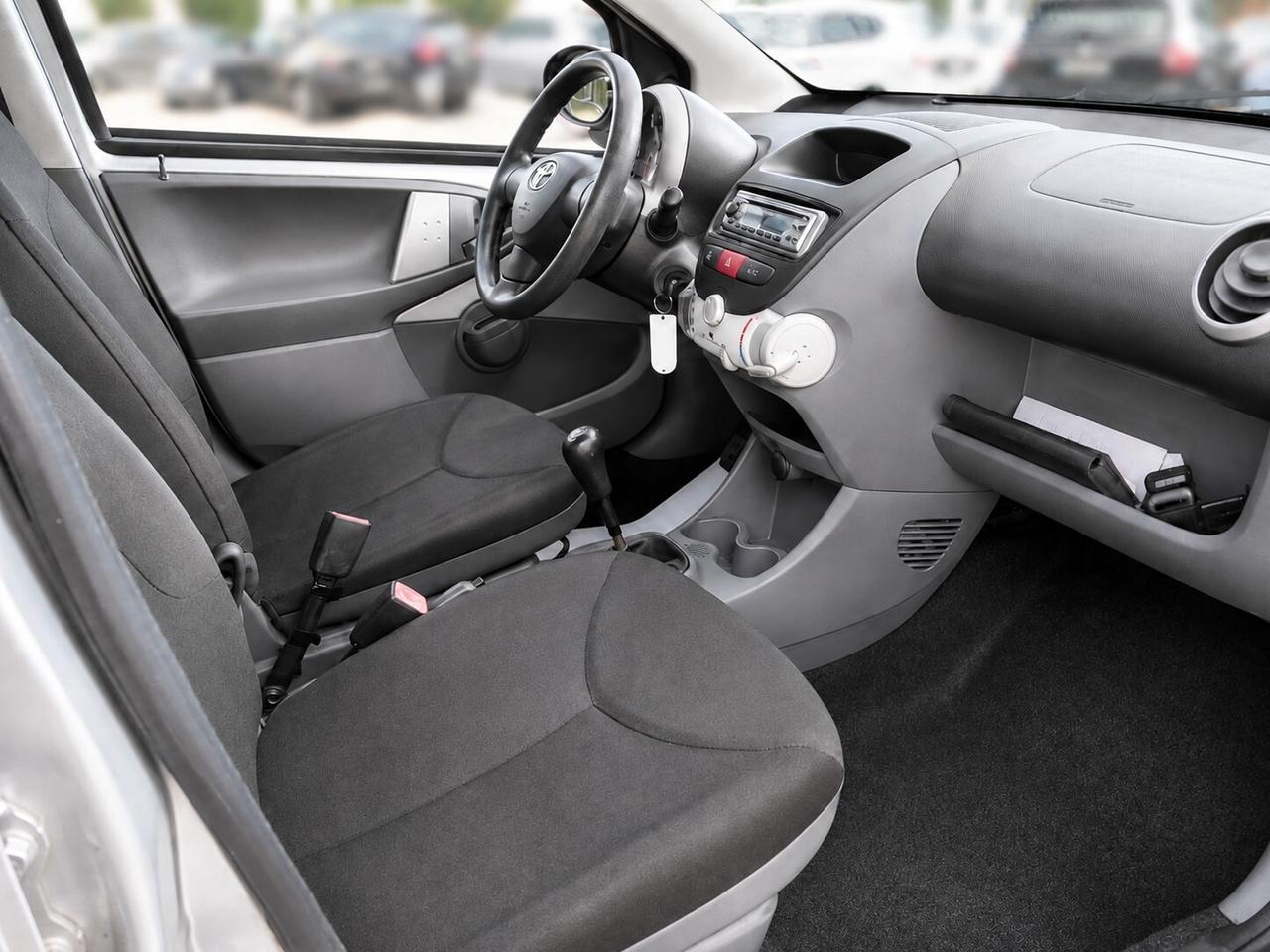 Toyota Aygo 1.0 12V VVT-i 5 porte Sol