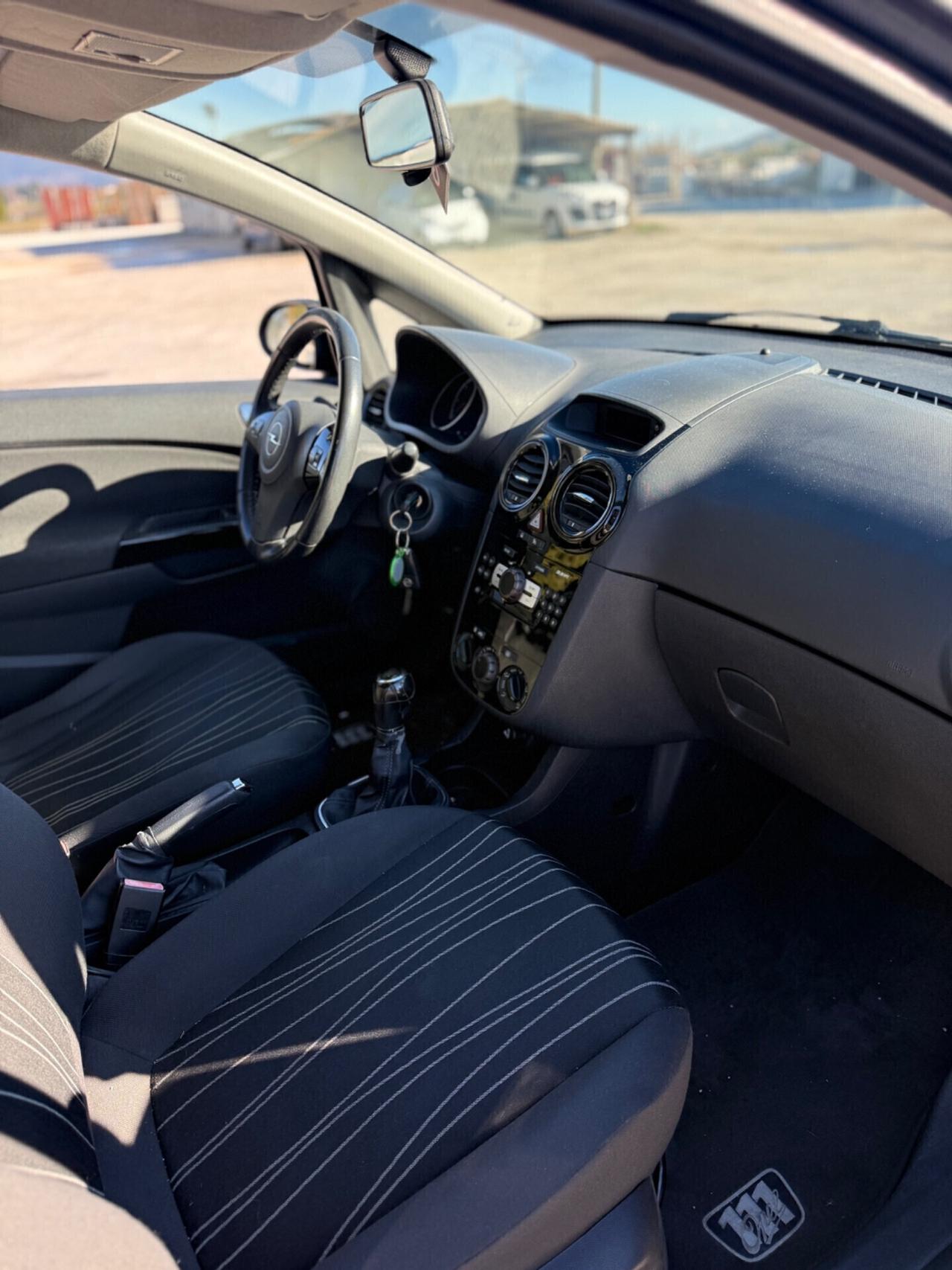 Opel Corsa Diesel 1.3 CDTi 75cavalli NEOPATENTATI