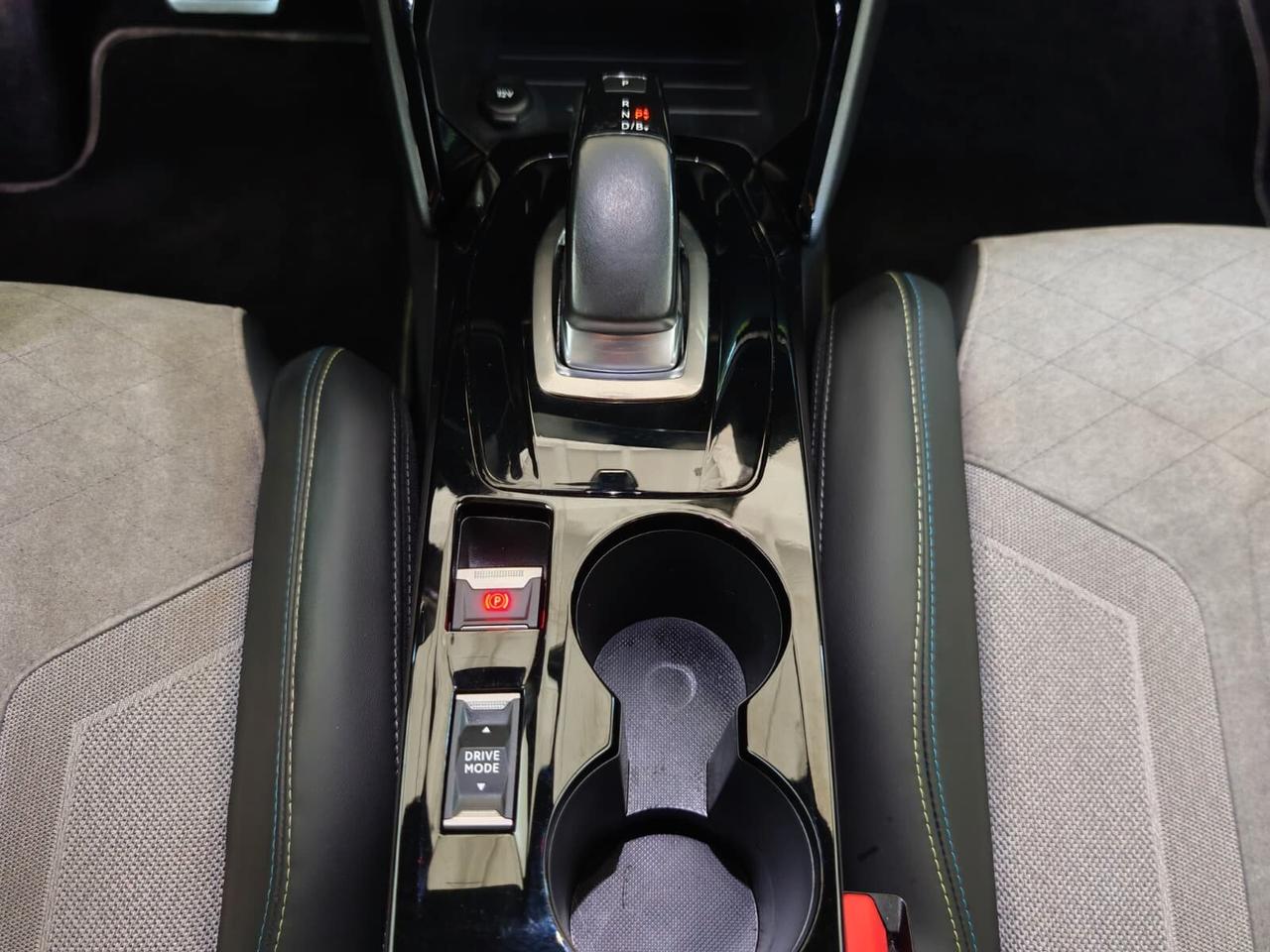 Peugeot 208 motore elettrico 136 CV 5 porte GT Pack