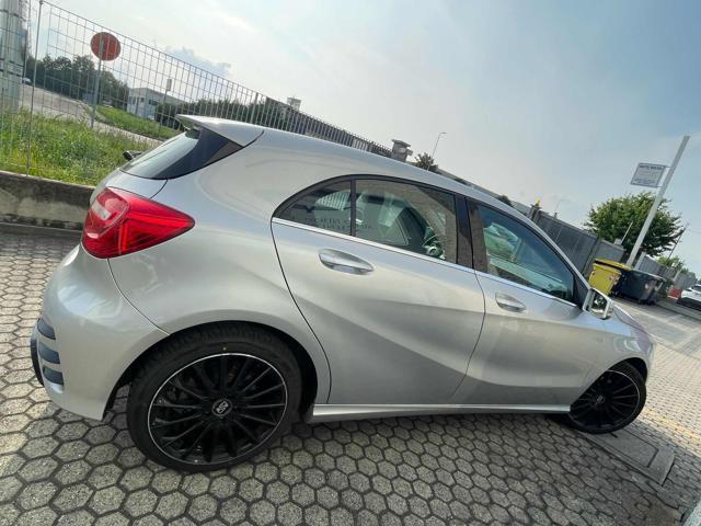 MERCEDES-BENZ A 200 Premium