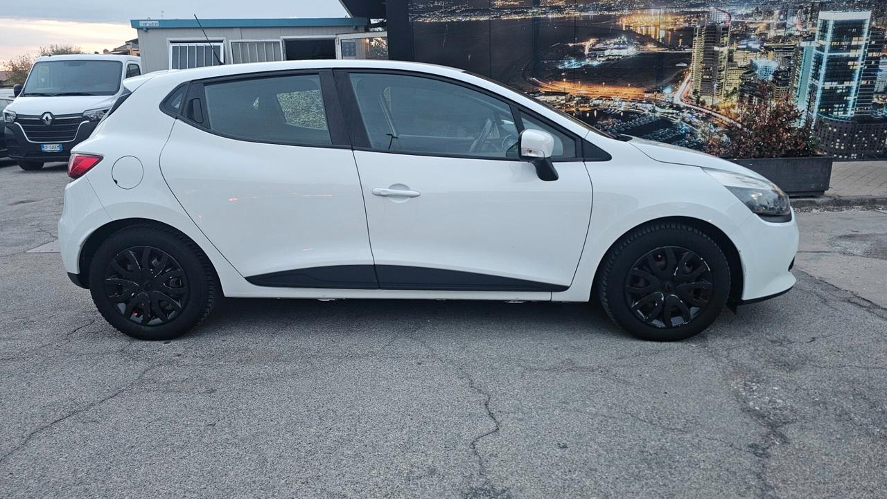 Renault Clio 1.2 75CV 5 porte Costume National