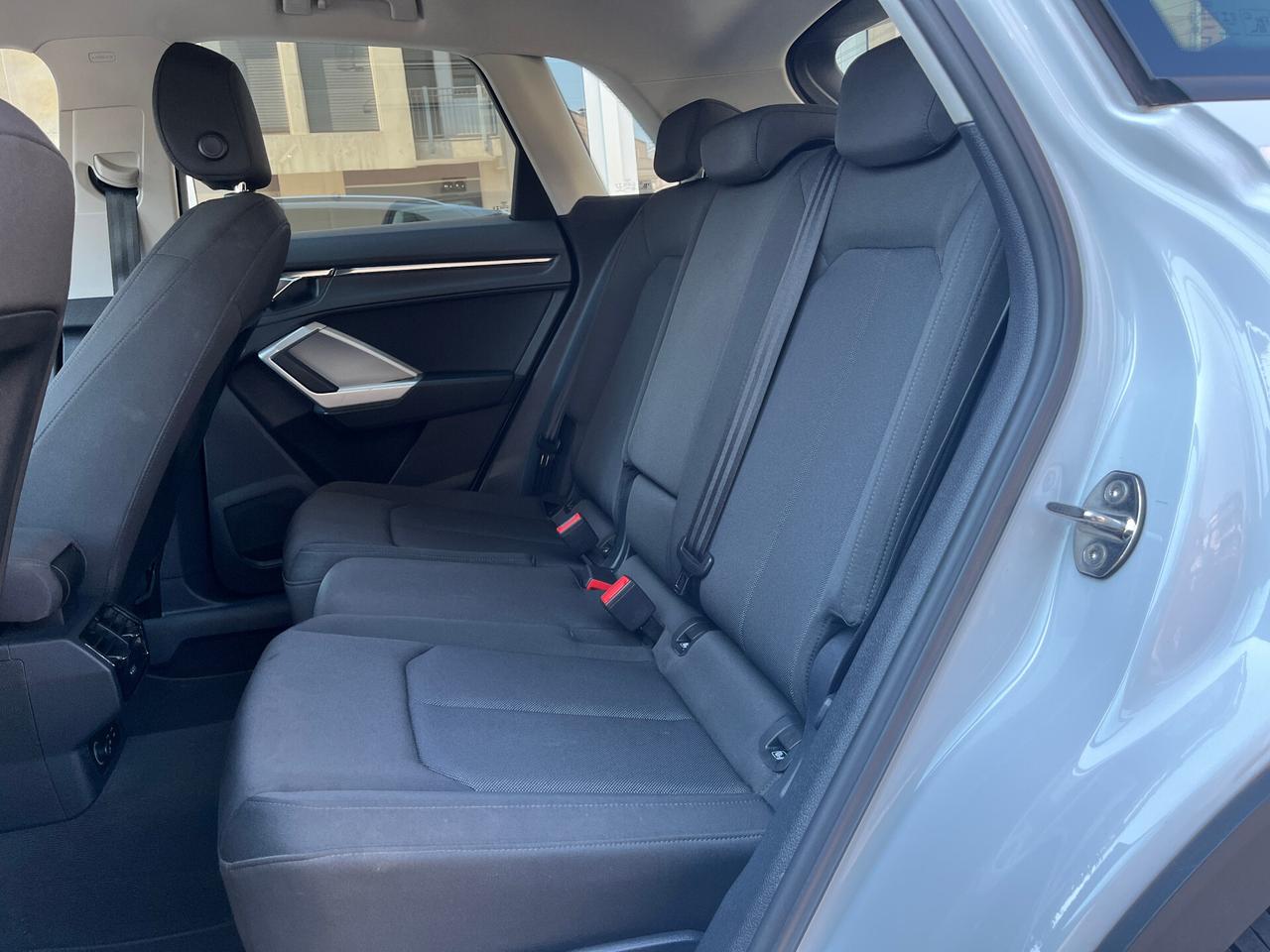 Audi Q3 40 TDI quattro S tronic Business