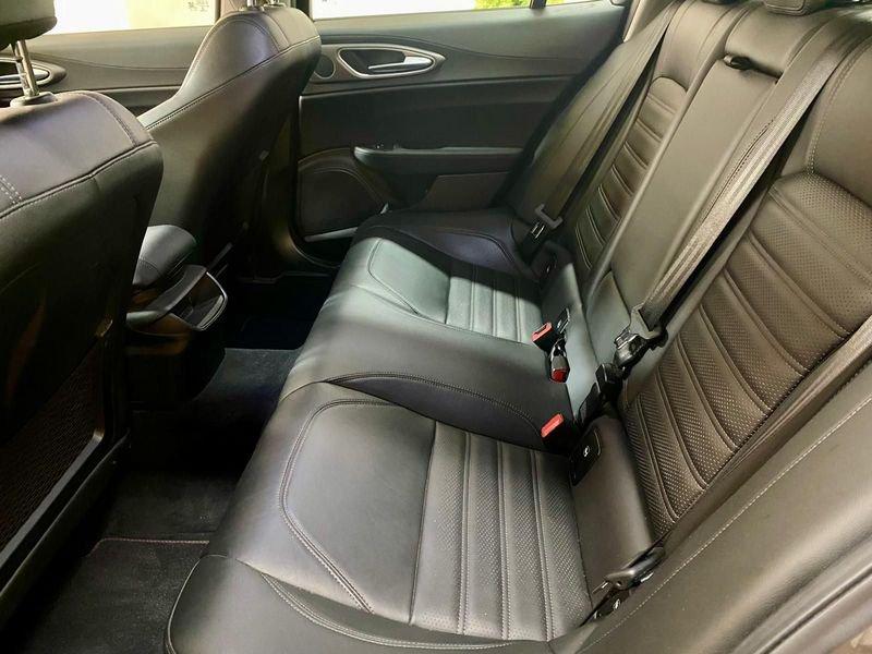 Alfa Romeo Giulia 2.2 Turbodiesel 210 CV AT8 AWD Q4 Veloce