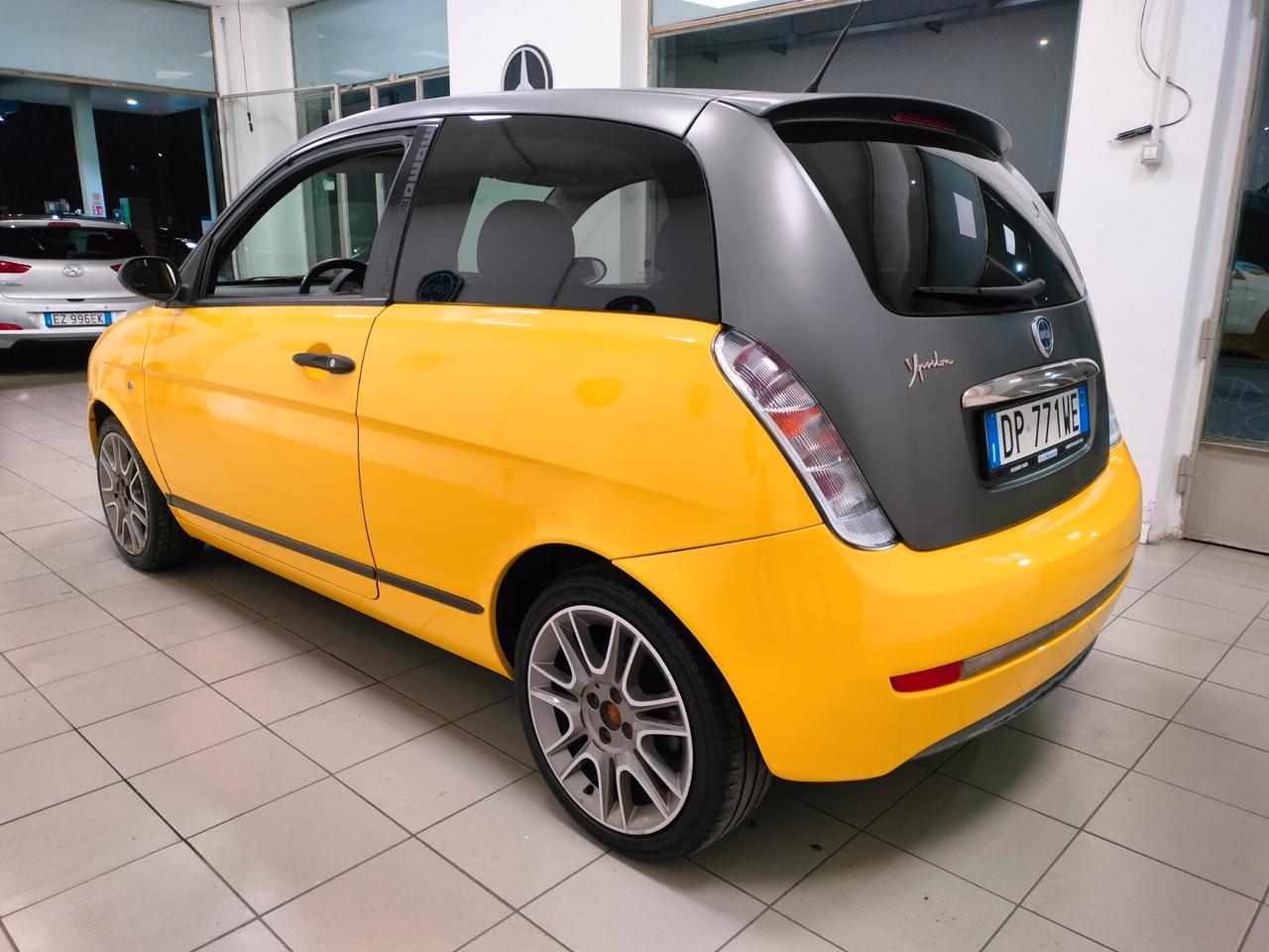 Lancia Ypsilon 1.4 16V Sport MomoDesign