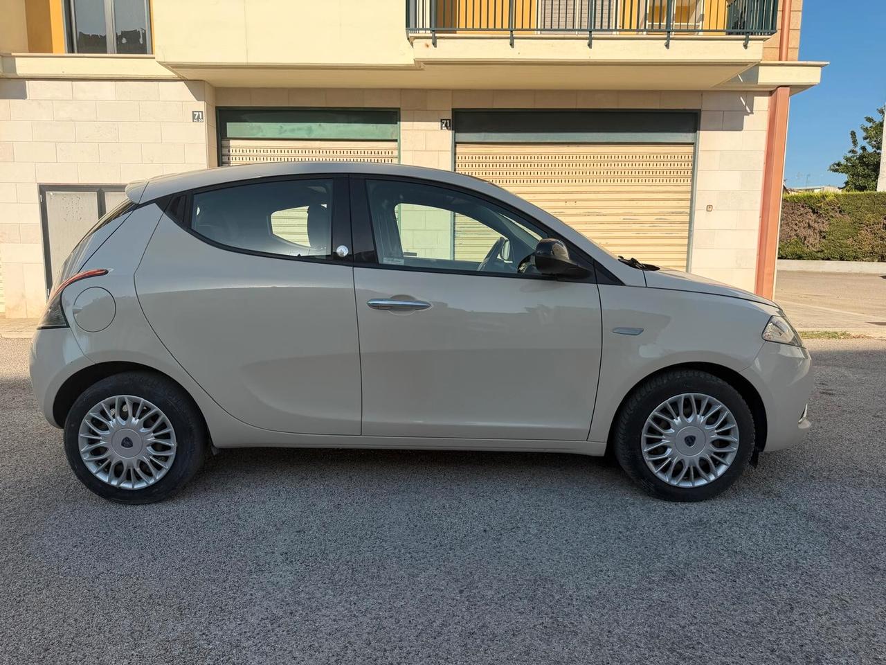 Lancia Ypsilon 1.2 69 CV 5 porte GPL Ecochic Gold