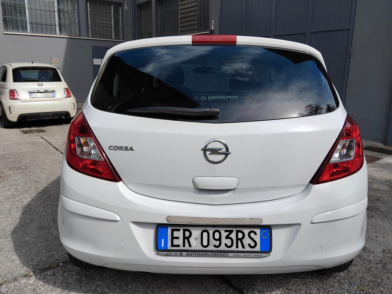 Opel Corsa 1.2 gpl garanzia