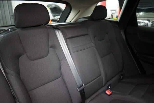 VOLVO XC60 B4 (d) AWD Geartronic Business