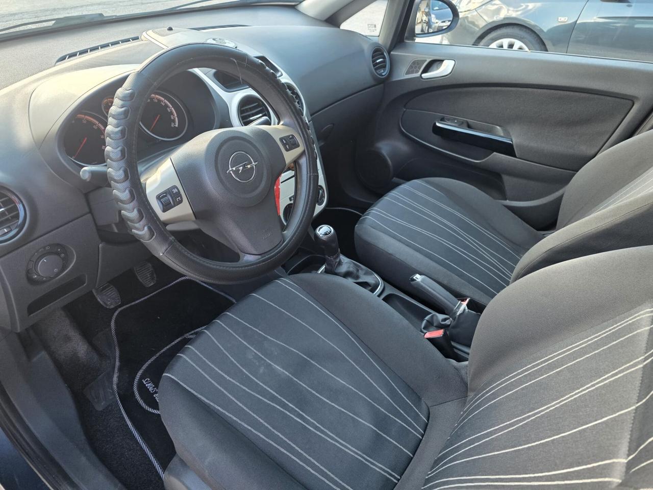 Opel Corsa 1.2 5 porte Enjoy