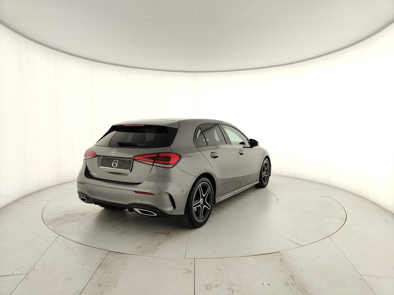 Mercedes-Benz A 200 d Premium auto