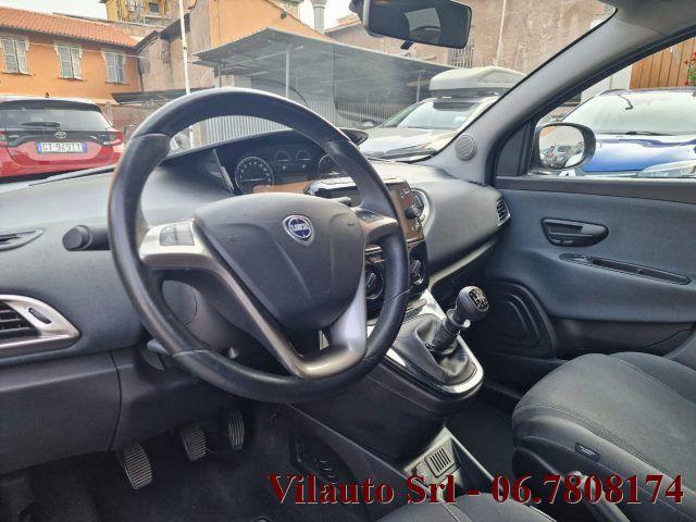 Lancia Ypsilon 1.0 firefly hybrid Gold s&s 70cv