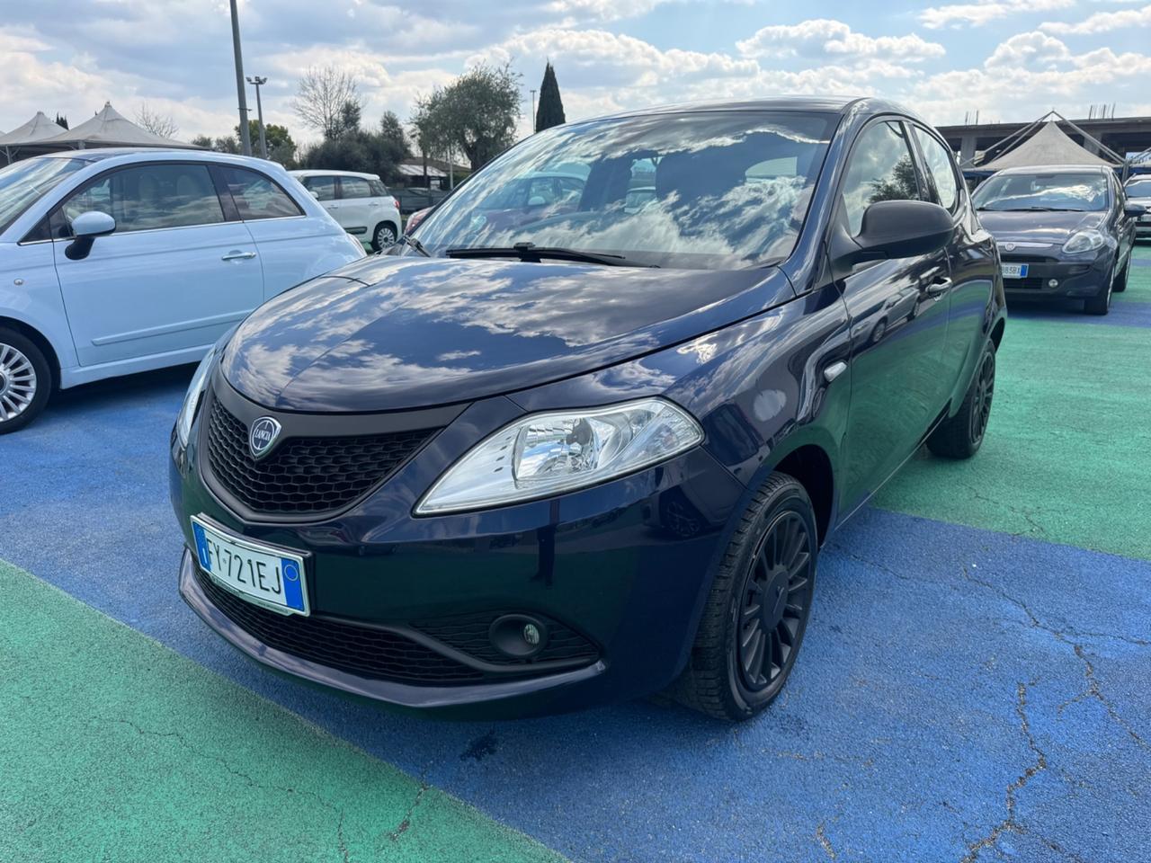 Lancia Ypsilon 1.2 69 CV 5 porte GPL Ecochic Monogram
