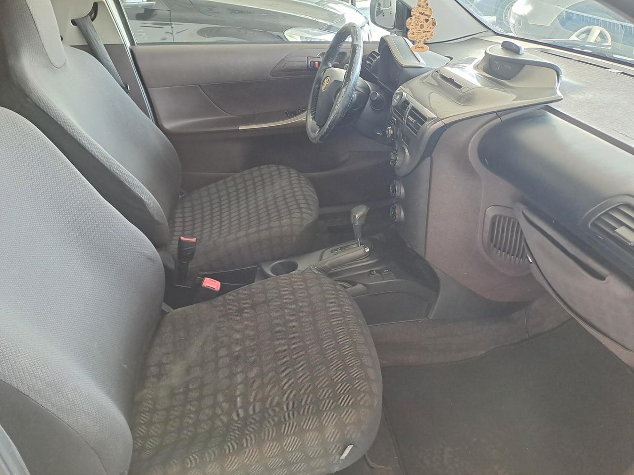 Toyota iQ 1.0 Sol automatica