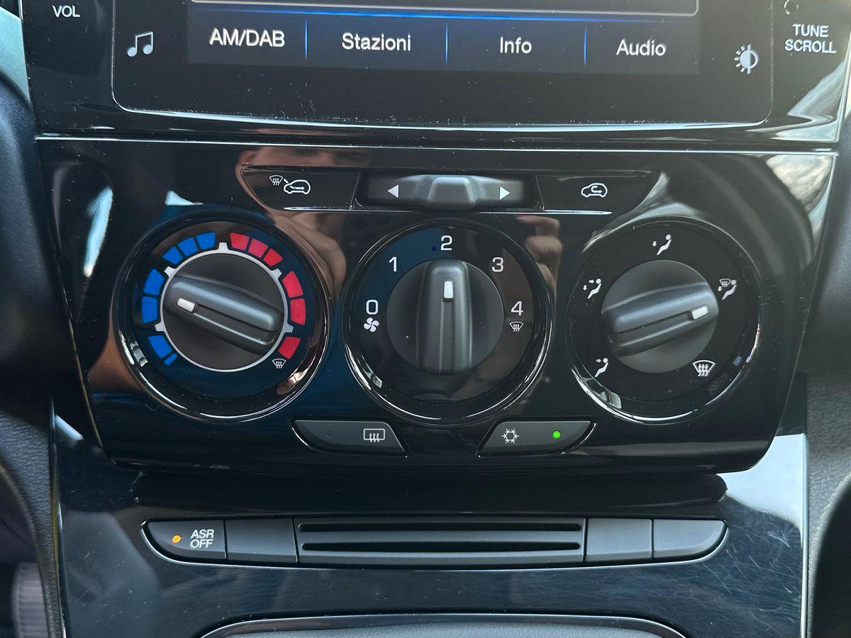 LANCIA Ypsilon III 2021 - Ypsilon 1.0 firefly hybrid Gold s&s 70cv