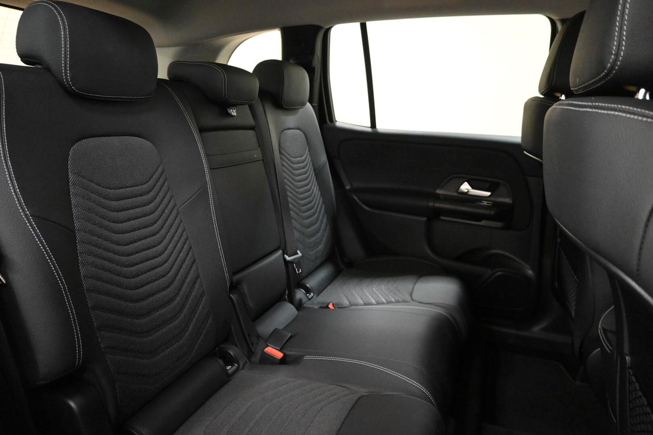 MERCEDES GLB (X247) GLB 180 d Automati...