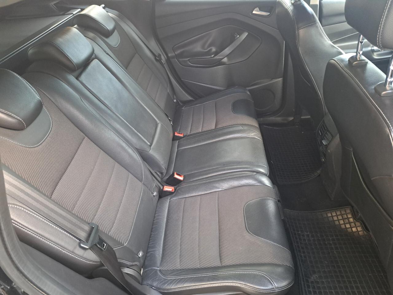 Ford Kuga 2.0 TDCI 163 CV 4WD Powershift Titanium