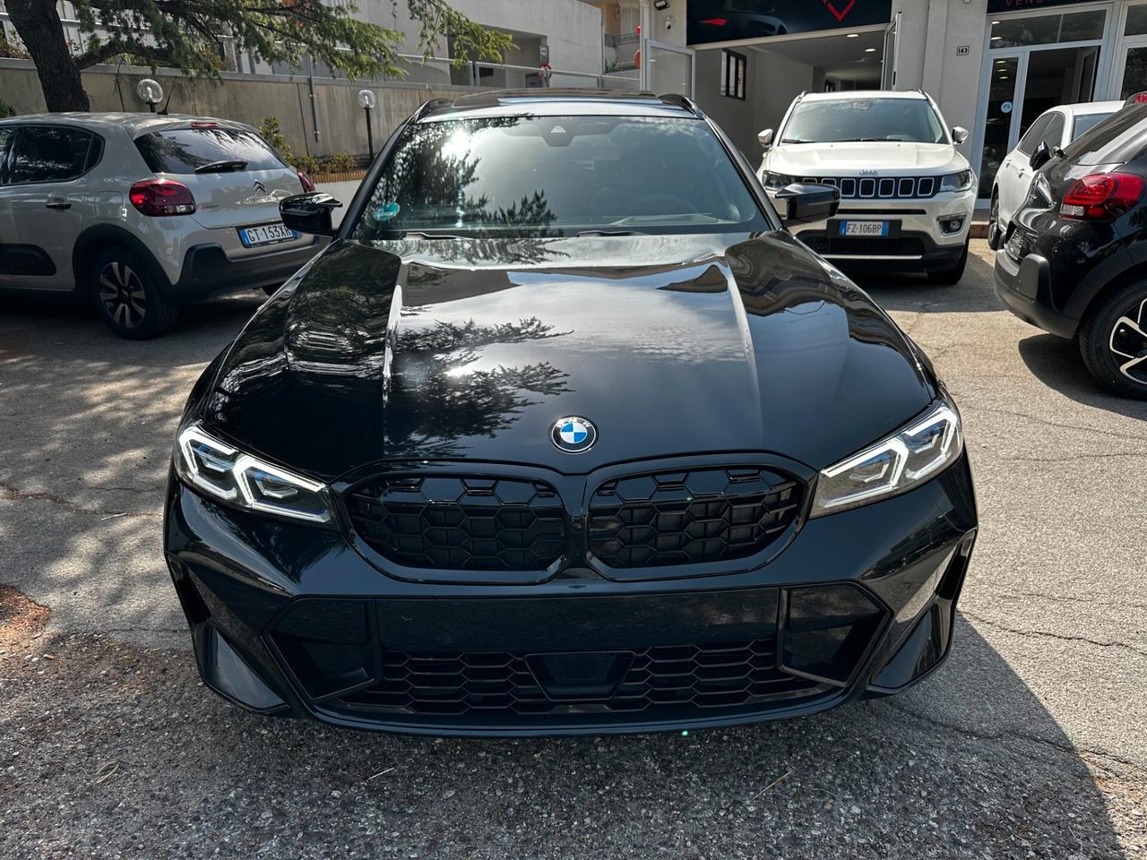 Bmw 318 d Touring M SPORT_PANORAMA_TOTAL BLACK_FARI oLED_HEAD-UP 320