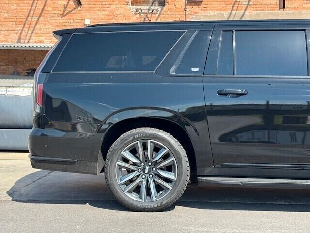 CADILLAC ESCALADE ESV 4x4 SPORT