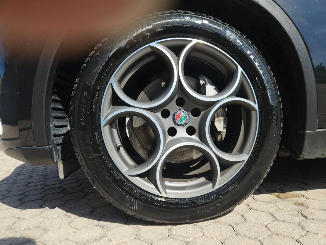 Alfa Romeo Stelvio 2.2 t Super rwd 160cv auto
