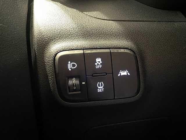 Hyundai i10 1.0 MPI 67CV Tech - NEOPATENTATI