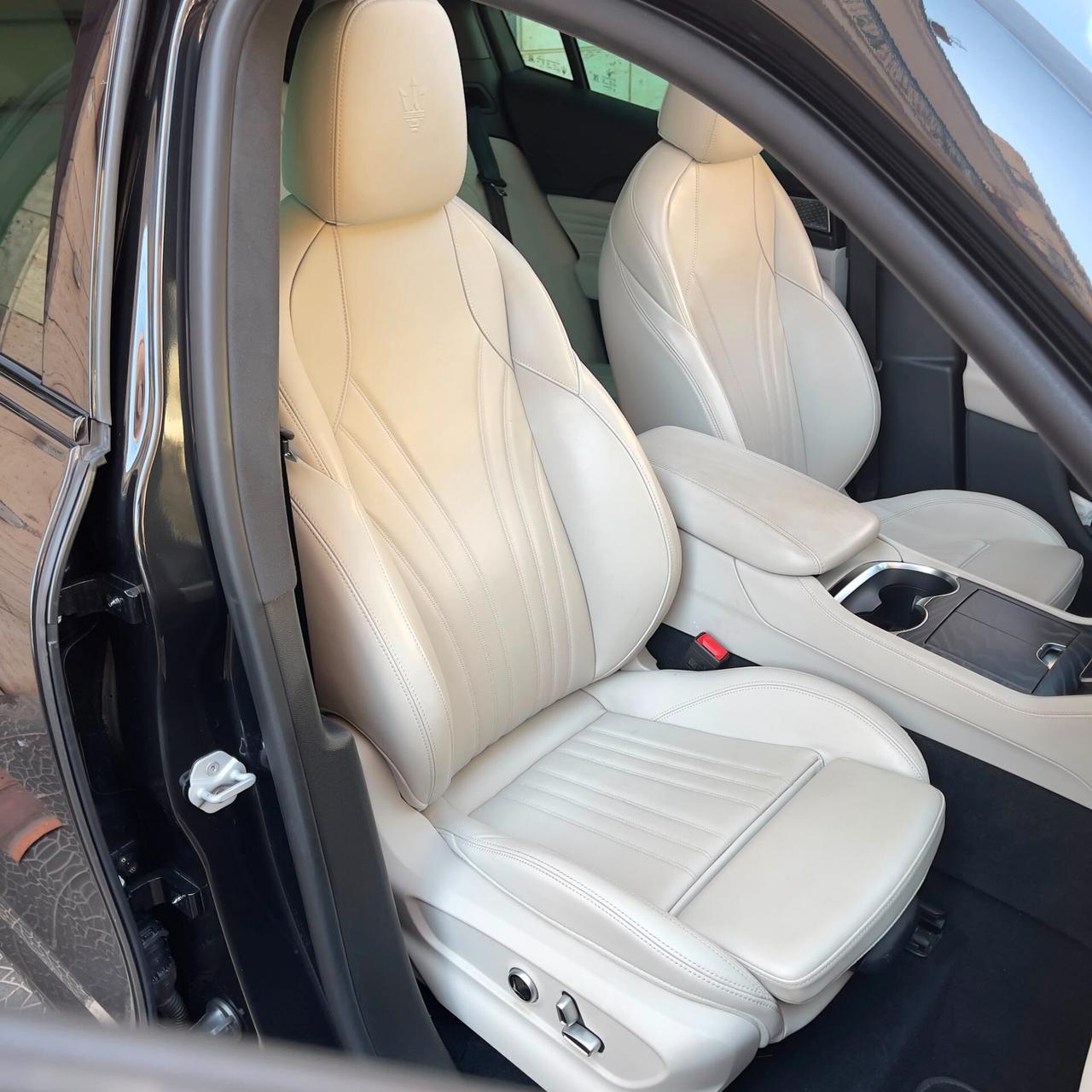 Maserati Grecale 2.0 MHEV 330 CV AWD Modena