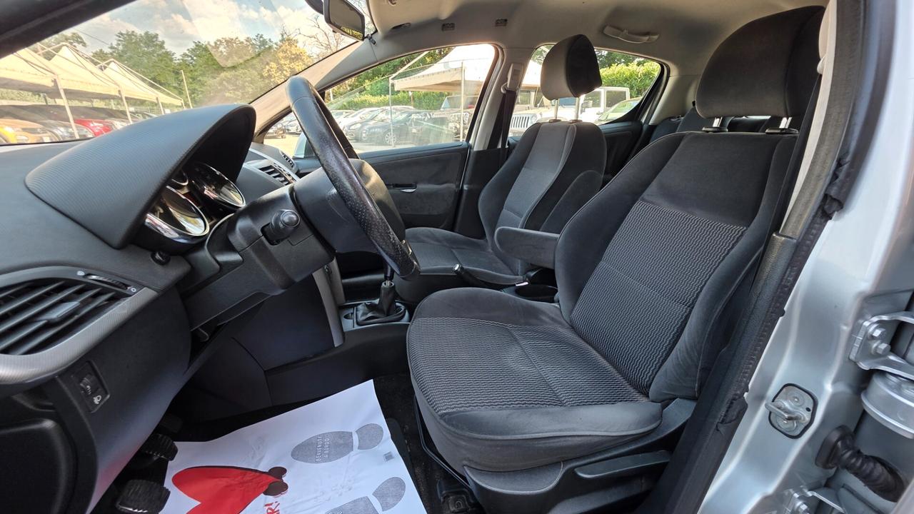 Peugeot 207 1.6 HDi 90CV 5p. XS