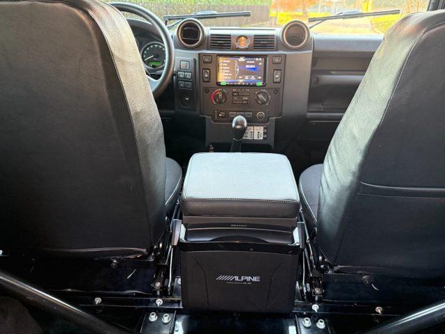 LAND ROVER Defender 90 2.2 TD4 Station Wagon S