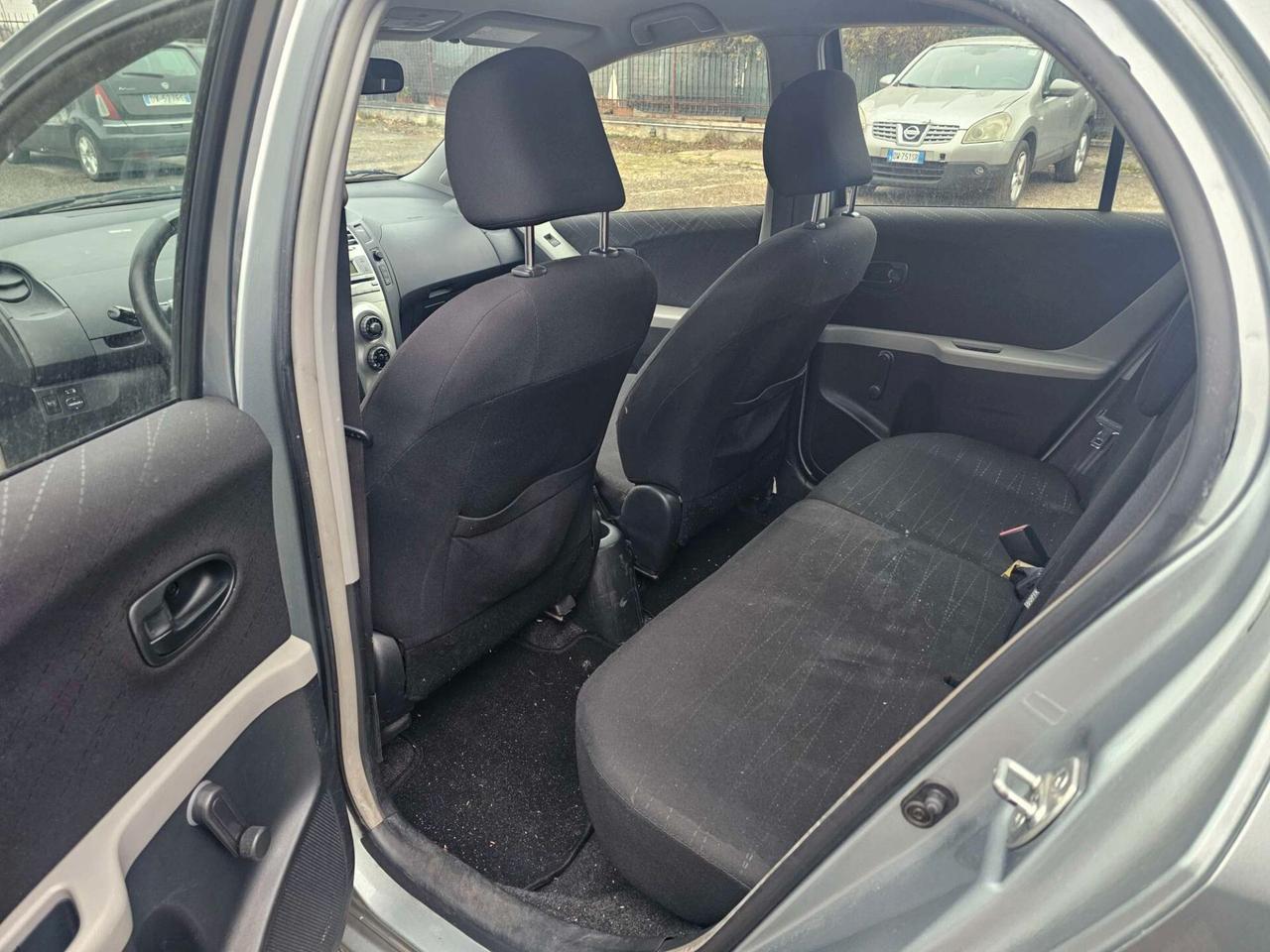 Toyota Yaris 1.0 5 porte Sol