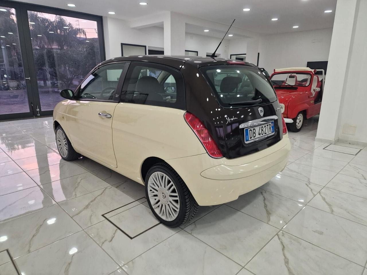 Lancia Ypsilon 1.3 MJT CAMBIO AUTOMATICO