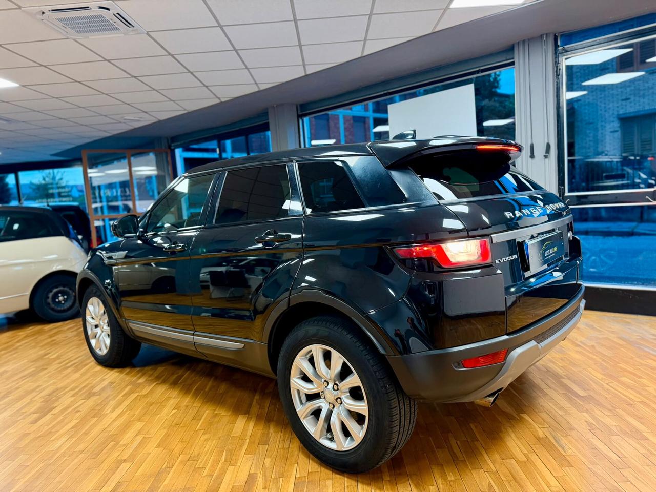 Land Rover Discovery 2.0 TD4 180 CV S