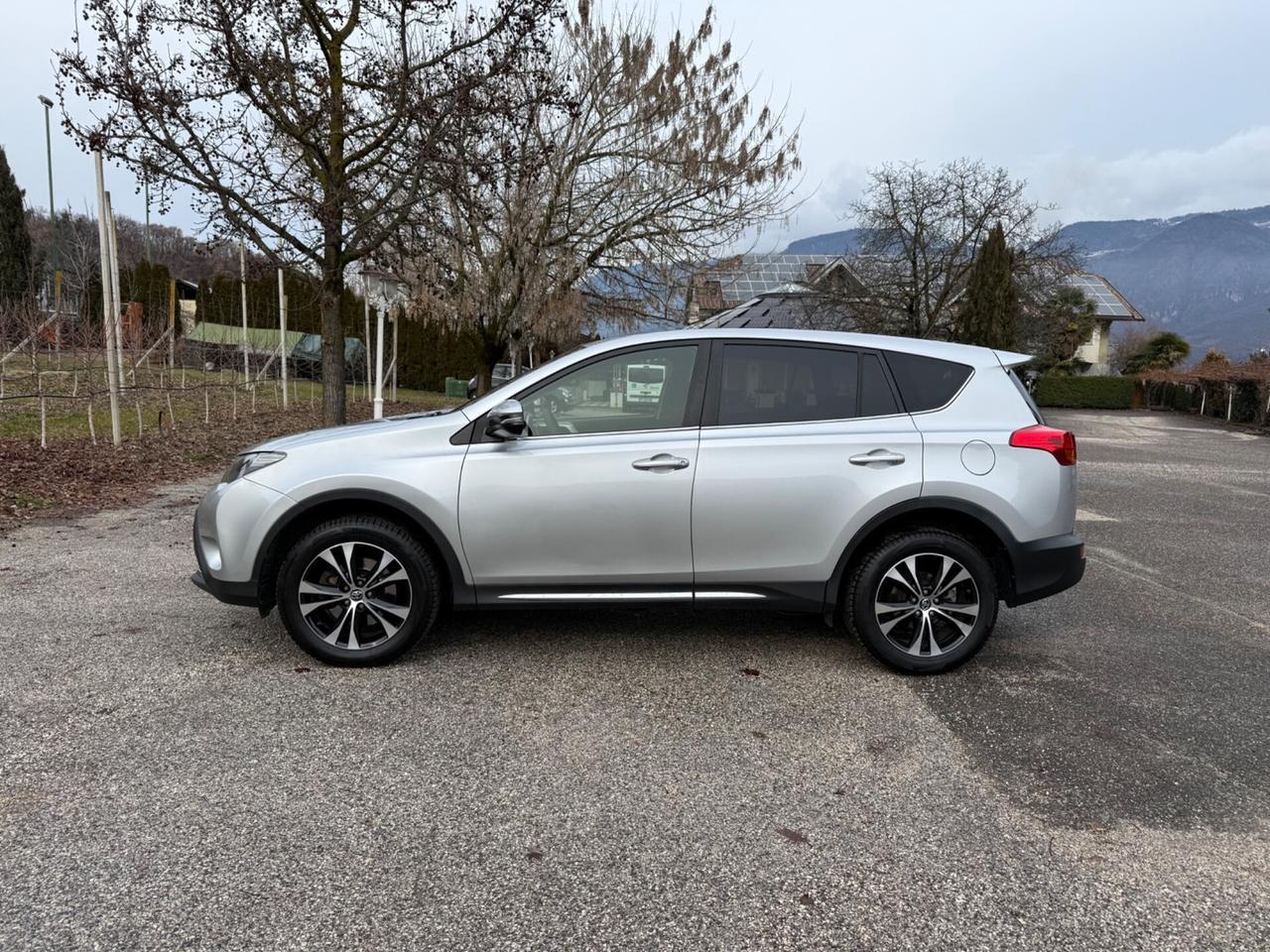 Toyota RAV 4 RAV4 2.0 D-4D 4WD Lounge White Ed.