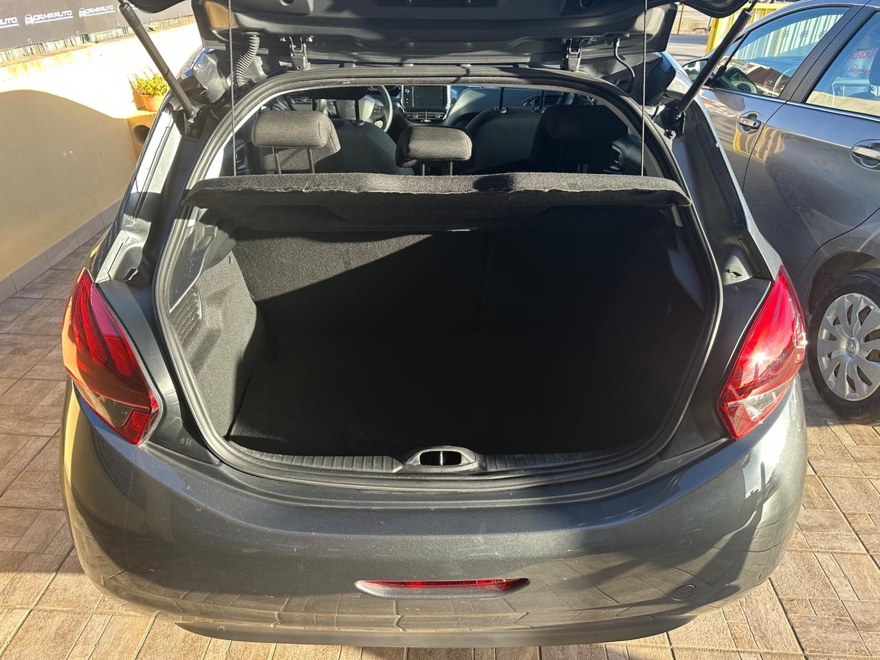 Peugeot 208 PureTech 82 5 porte Allure