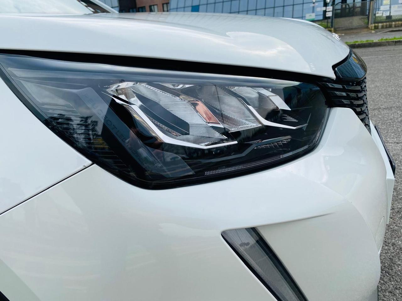 Peugeot 2008 PureTech 130 S&S EAT8 GT