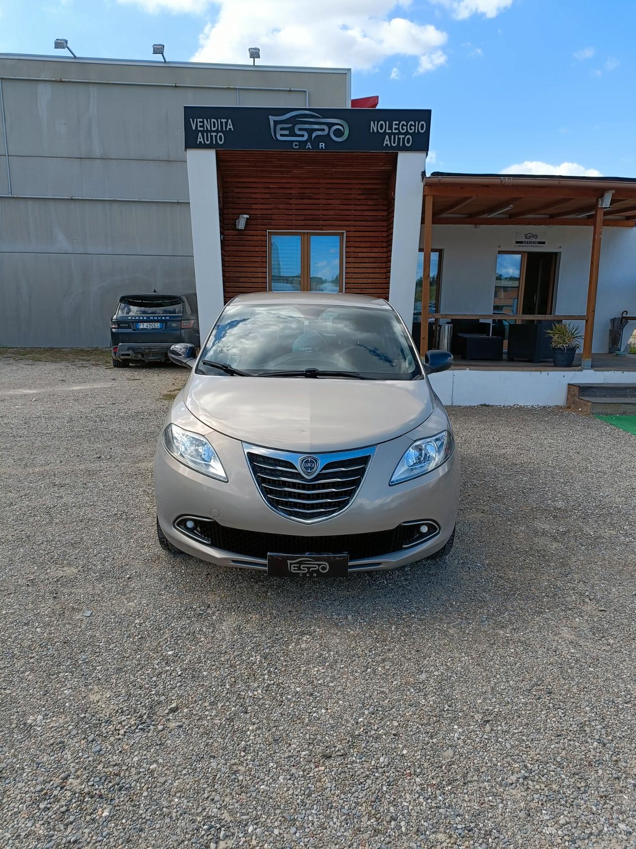 Lancia Ypsilon 1.2 69 CV 5 porte GPL Ecochic Silver