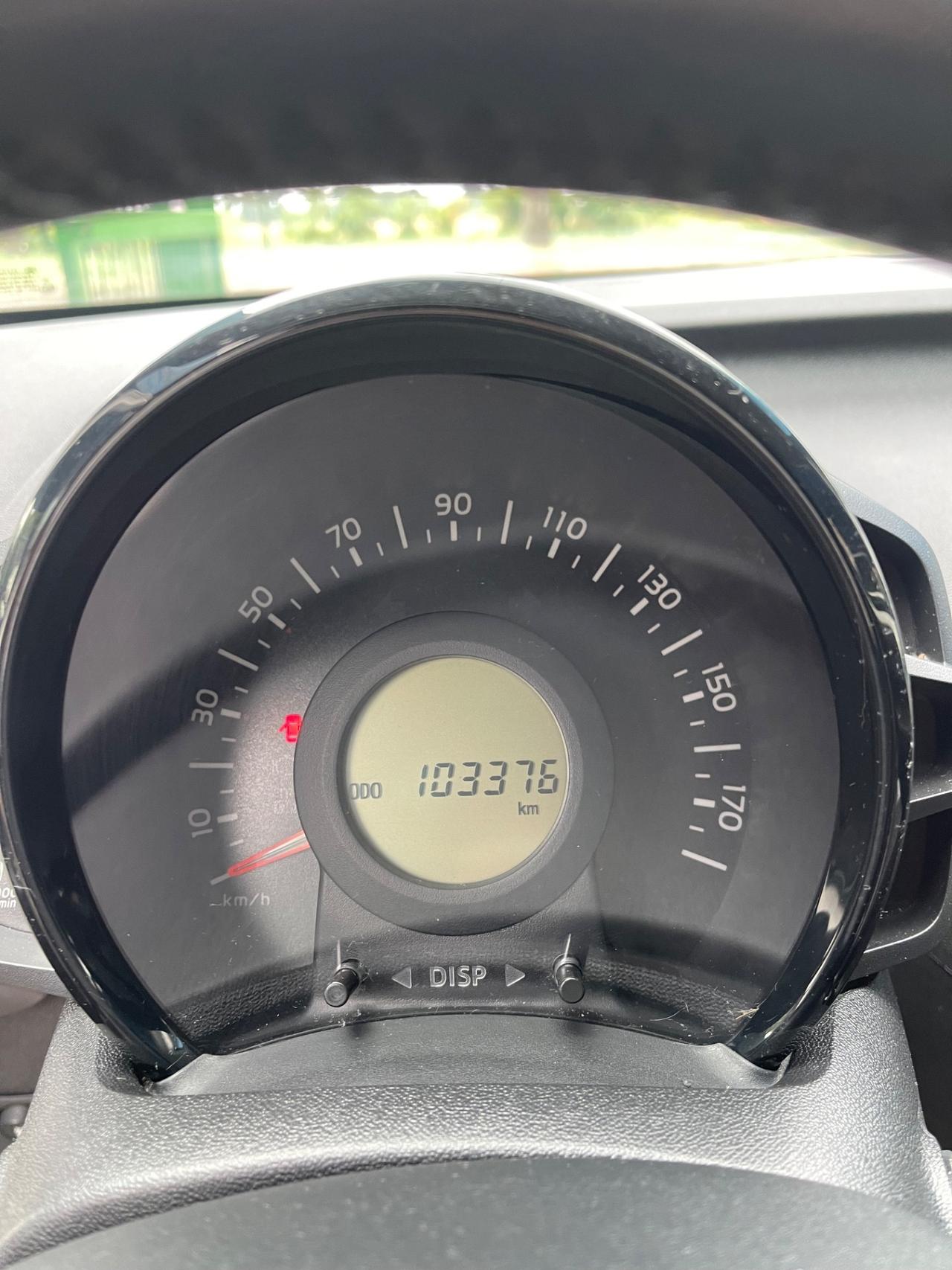 Toyota Aygo 1.0 VVT-i 69 CV 5 porte x-play