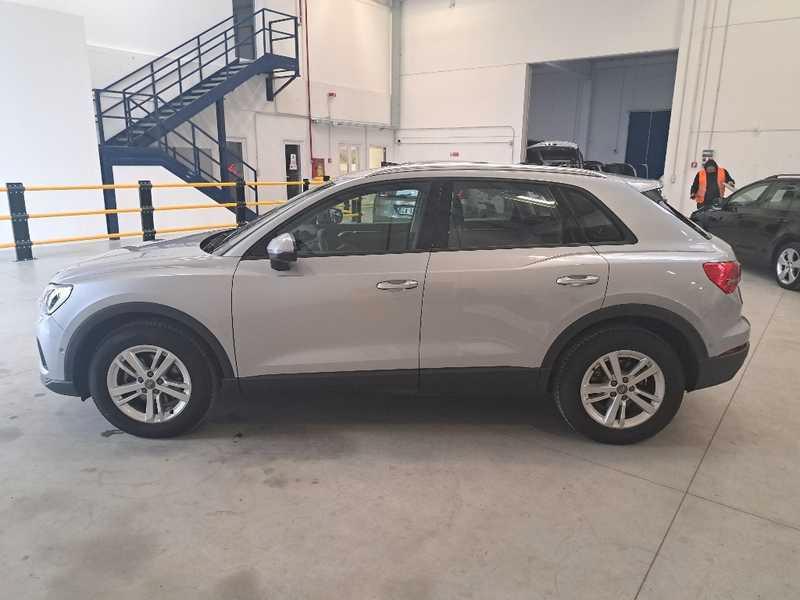 AUDI Q3 35 TDI quattro Business