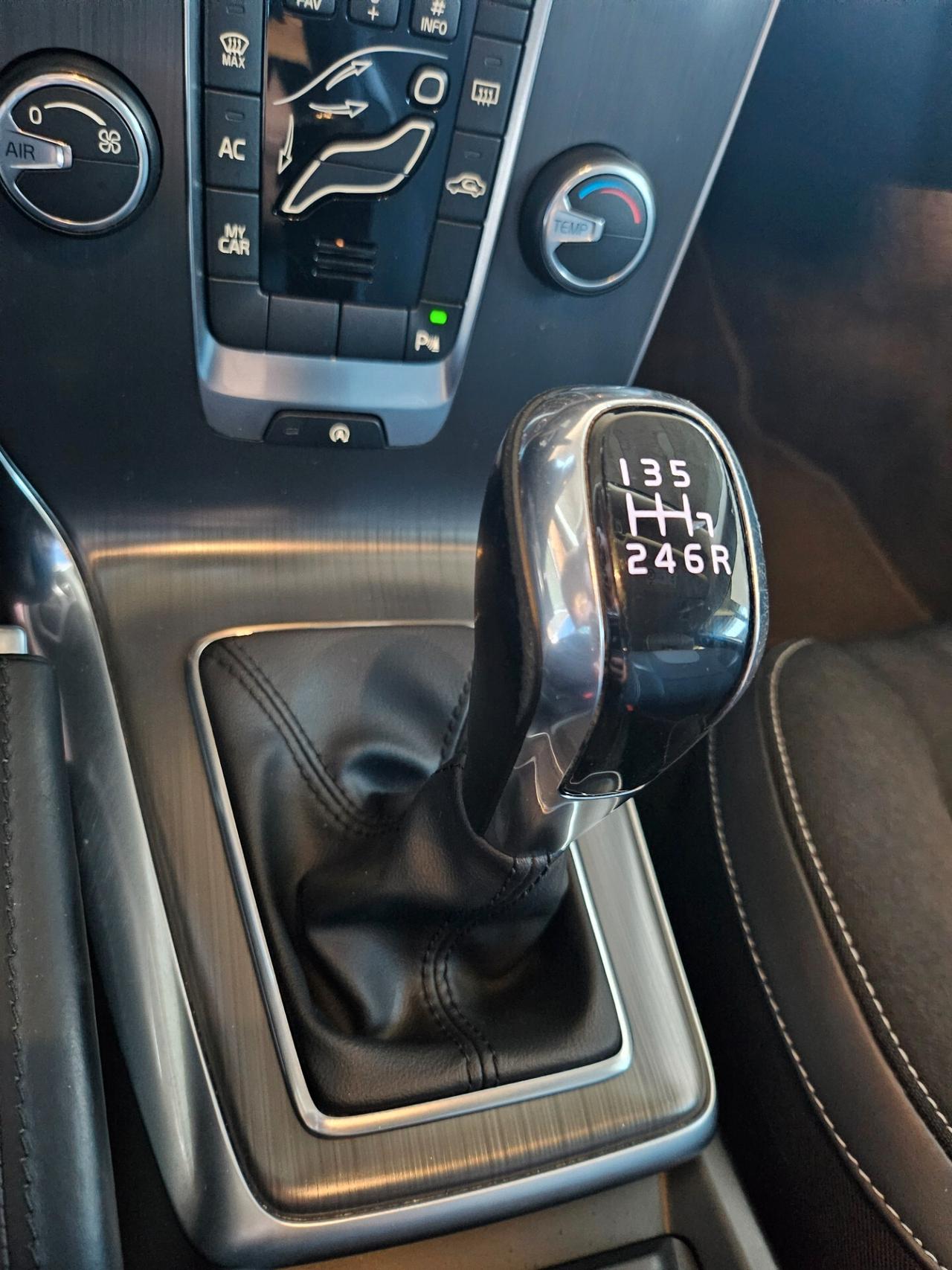 Volvo V40 D2 'eco' Momentum