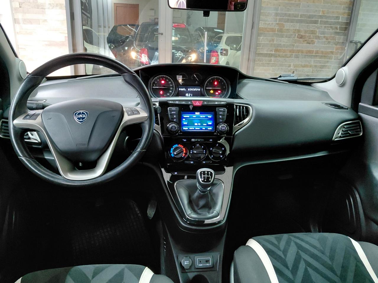 Lancia Ypsilon 1.2 69 CV 5 porte soli 68000 km