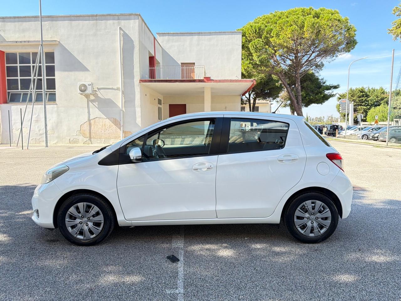 Toyota Yaris 1.0 5 porte Lounge