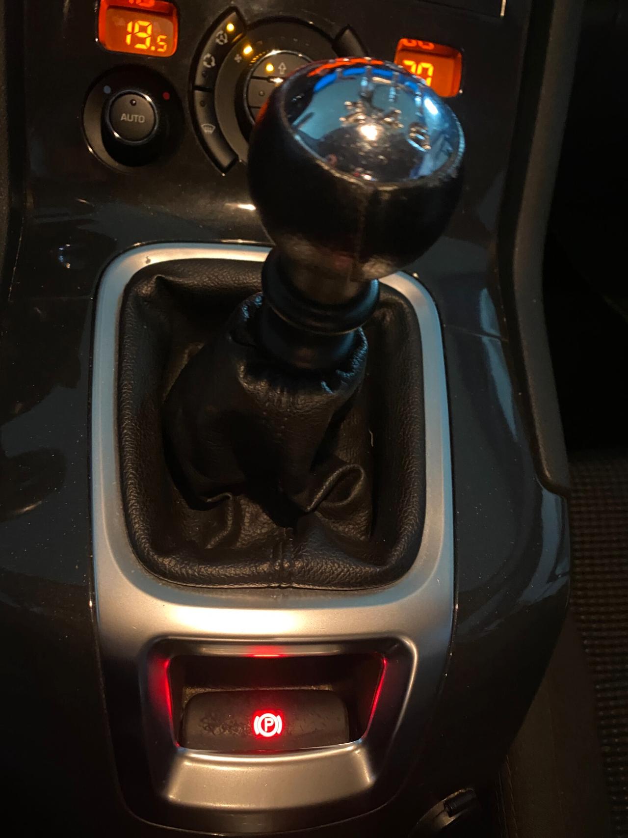 Peugeot 5008 1.6 HDi 112CV Activ--- 7 POSTI---KM CERTIFICATI