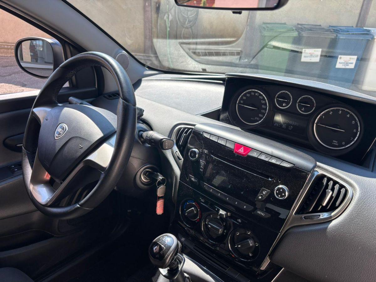 LANCIA Ypsilon 1.2 69 CV 5 porte S&S Silver