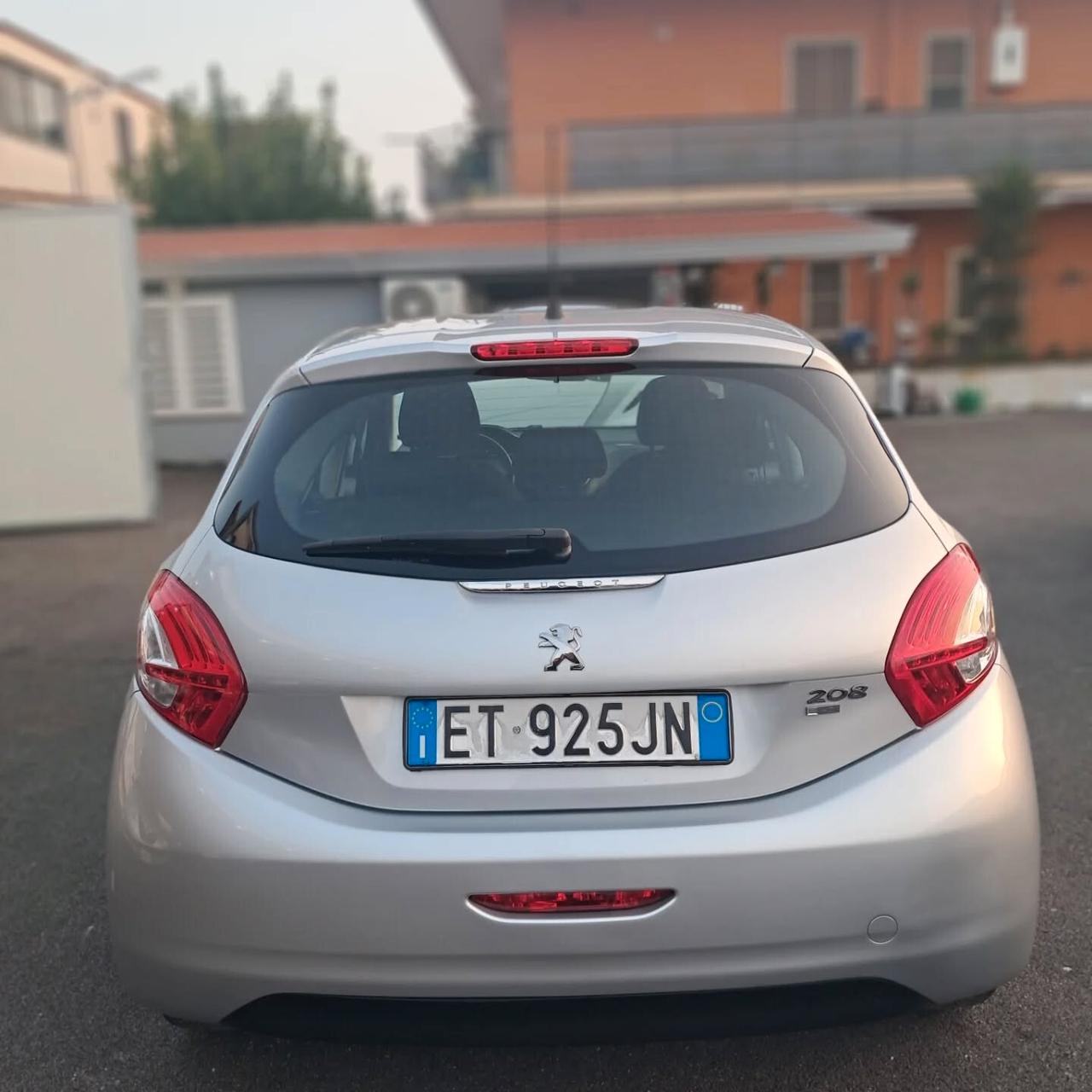 Peugeot 208 1.6 e-HDi 92 CV Stop&Start 5 porte Allure