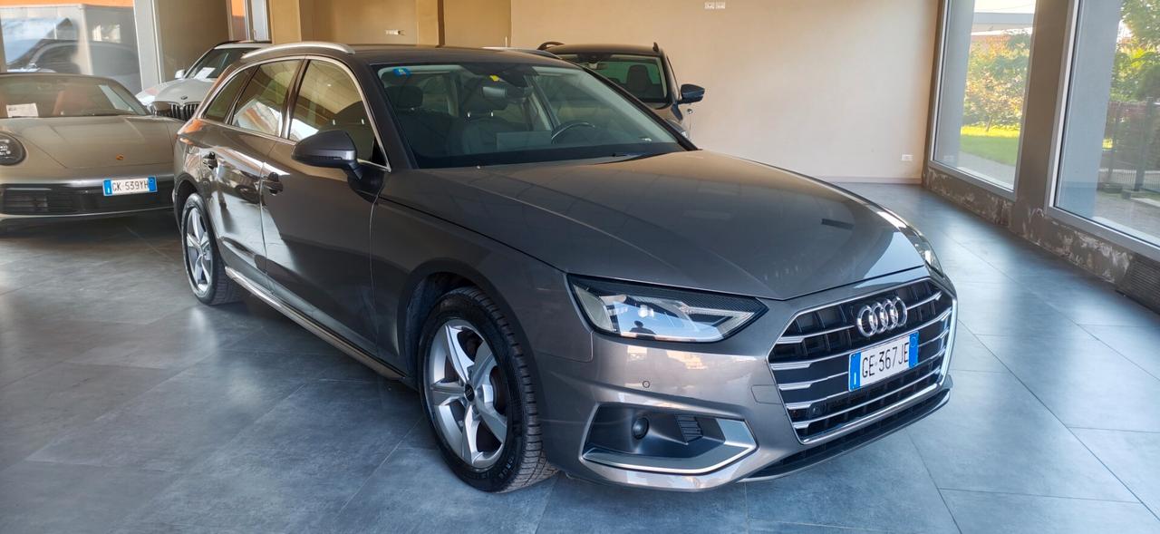 Audi A4 Avant 30 TDI/136 CV S tronic