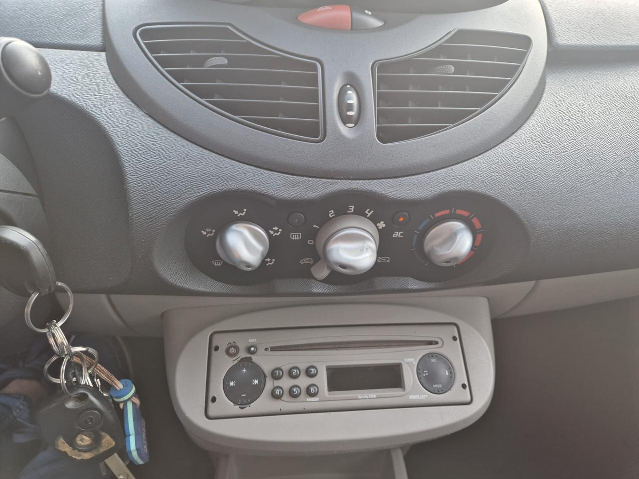 Renault Twingo 1.2 Dynamique GPL--Pass. incluso!!